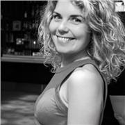 Aprende inglés de forma cómoda y motivadora.
I’m Nina, profesora multilingüe (inglés, alemán, ruso y español)